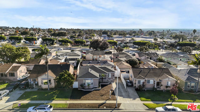 2046 W 112th Street, Los Angeles CA: https://media.crmls.org/mediaz/95baae0f-4472-4a6d-80ae-87d584d22479.jpg