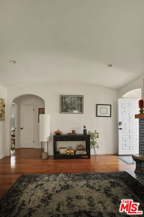 3911 Exposition Boulevard, Los Angeles CA: https://media.crmls.org/mediaz/95bb5fa3-c135-408a-9a12-a530dab90e2c.jpg