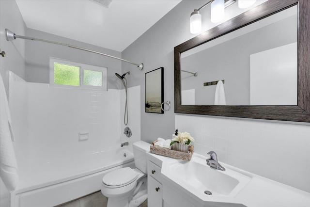 1633 Dallas Court, Los Altos CA: https://media.crmls.org/mediaz/95bb9d2a-61fa-489b-aaa3-20adcde0630f.jpg