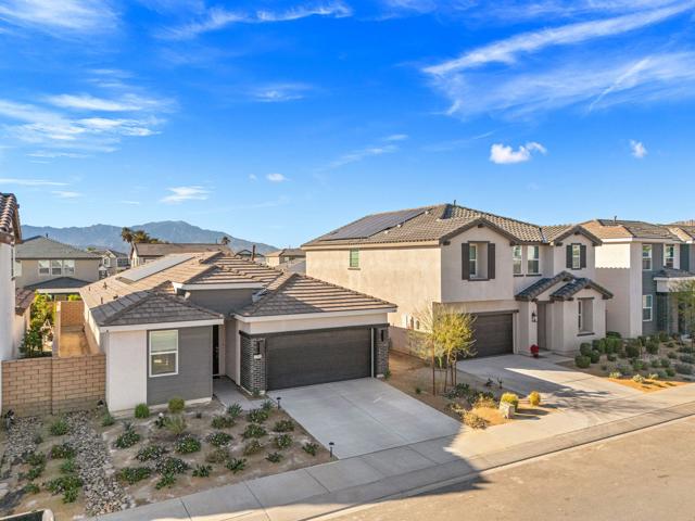 42501 Solicio Way, Indio CA: https://media.crmls.org/mediaz/95bba325-3f03-448b-9ae5-55465f84dcb9.jpg
