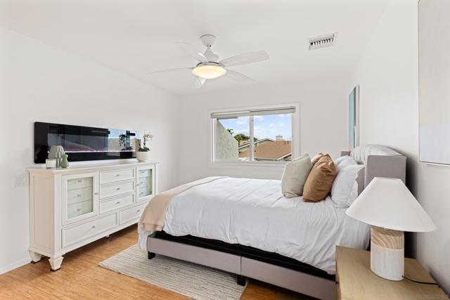 5719 Caminito Norte, La Jolla CA: https://media.crmls.org/mediaz/95bbc1fe-a3c4-419d-afbc-54fb3b12d634.jpg