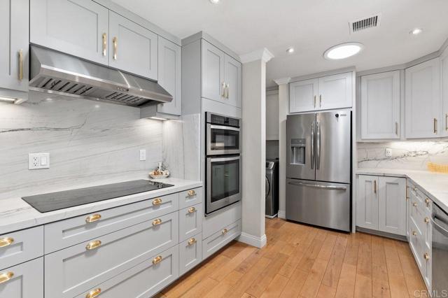 Detail Gallery Image 10 of 31 For 3298 Mercer Ln, San Diego,  CA 92122 - 3 Beds | 2 Baths