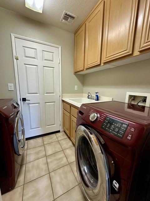 3827 Sandy Point Drive, Blythe CA: https://media.crmls.org/mediaz/95bc25b5-48cc-4551-b23e-60854d28f84f.jpg