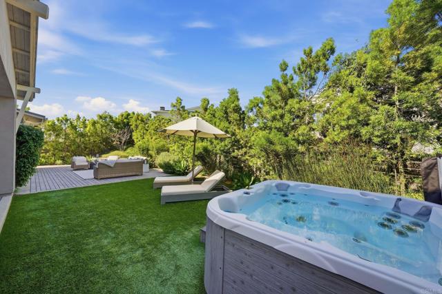 Detail Gallery Image 13 of 16 For 374 Fulvia St, Encinitas,  CA 92024 - 4 Beds | 4/1 Baths