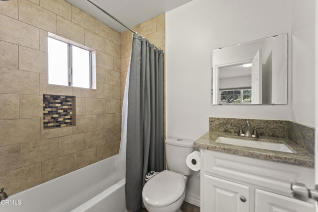 Detail Gallery Image 15 of 33 For 4608 La Crescenta Ave, La Crescenta,  CA 91214 - 5 Beds | 4 Baths