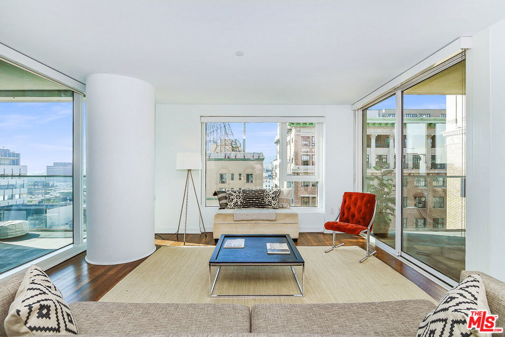 6250 HOLLYWOOD Boulevard #11N