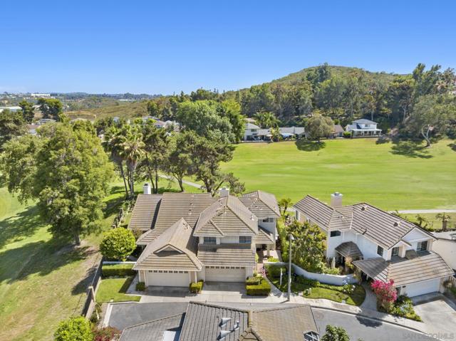 1894 Spyglass Cir, Vista CA: https://media.crmls.org/mediaz/95be0d80-738b-4f62-87c1-c55f9baedbf0.jpg