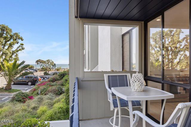 Detail Gallery Image 3 of 49 For 350 Paseo De Playa #121,  Ventura,  CA 93001 - 3 Beds | 2/1 Baths