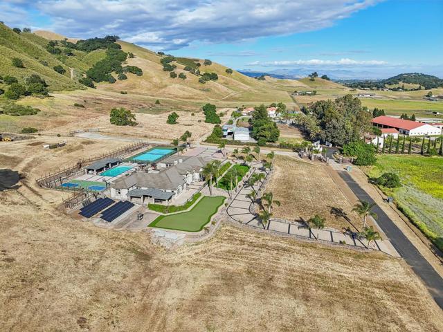 2995 Day Road, Gilroy CA: https://media.crmls.org/mediaz/95be930c-a3fd-4bac-8af7-8b8bb17e5342.jpg