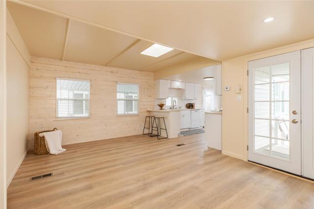 750 47th Avenue, Capitola CA: https://media.crmls.org/mediaz/95bea353-350b-4e97-ba61-4bd84509b832.jpg