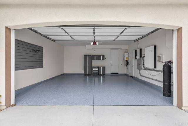 13403 Hudson Ln, San Diego CA: https://media.crmls.org/mediaz/95becdc7-87d2-450c-8cd2-923c3b7c044c.jpg