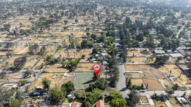 2821 Santa Rosa Avenue, Altadena CA: https://media.crmls.org/mediaz/95bf52c9-946c-473f-b053-46faf28f322d.jpg