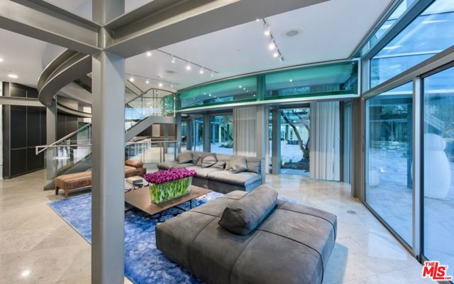 1169 Loma Linda Drive, Beverly Hills CA: https://media.crmls.org/mediaz/95bf6588-3d8d-4950-b9ba-6bf18e057822.jpg