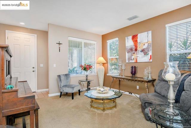 4746 Mammouth Lane, Oakley CA: https://media.crmls.org/mediaz/95bf9c90-17a0-42ab-966f-39021ce34bb0.jpg