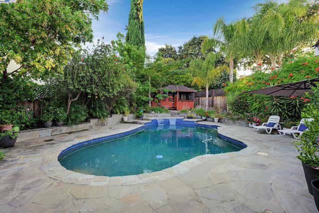 7872 Meadowbrook Ct, Pleasanton CA: https://media.crmls.org/mediaz/95bfa97d-9fc6-44ad-a1ea-66a882a4ec94.jpg