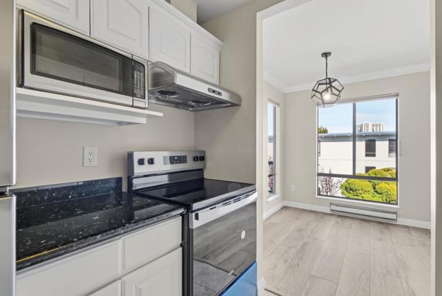 8 Commodore Drive, Emeryville CA: https://media.crmls.org/mediaz/95bfdf7f-e799-493a-b9e0-d26c88043f47.jpg