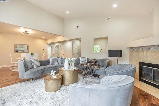3757 Savannah Rd, Fremont CA: https://media.crmls.org/mediaz/95c02d94-7fab-4677-9f7f-8509588a141f.jpg
