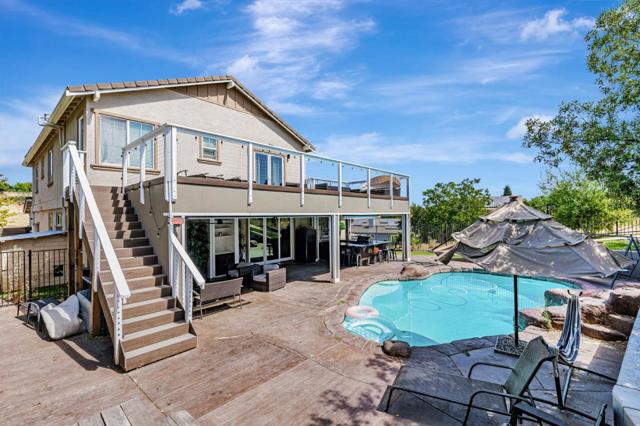 2700 St Regis Avenue, Brentwood CA: https://media.crmls.org/mediaz/95c03e36-6072-4ce3-b7ec-e9e7aaea9737.jpg