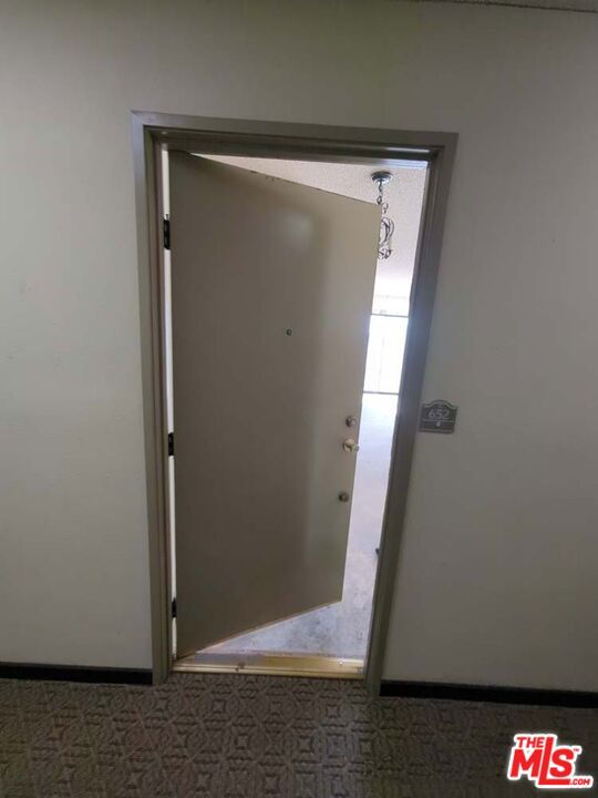 7300 Franklin Avenue, Los Angeles CA: https://media.crmls.org/mediaz/95c105a6-20bd-4401-9400-71abee07555b.jpg