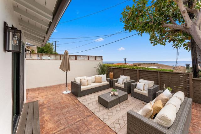 5576 Chelsea Ave, La Jolla CA: https://media.crmls.org/mediaz/95c108bd-206e-4913-bd8d-de1b418e44aa.jpg