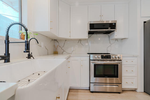 52801 Avenida Alvarado, La Quinta CA: https://media.crmls.org/mediaz/95c12b0c-a254-4d58-88a0-56708630b152.jpg