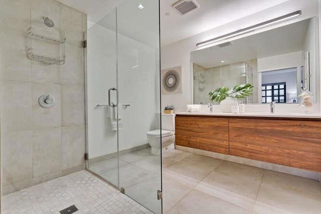 815 Tennessee Street, San Francisco CA: https://media.crmls.org/mediaz/95c148a6-2a6b-4222-afe6-8b8e1defa019.jpg