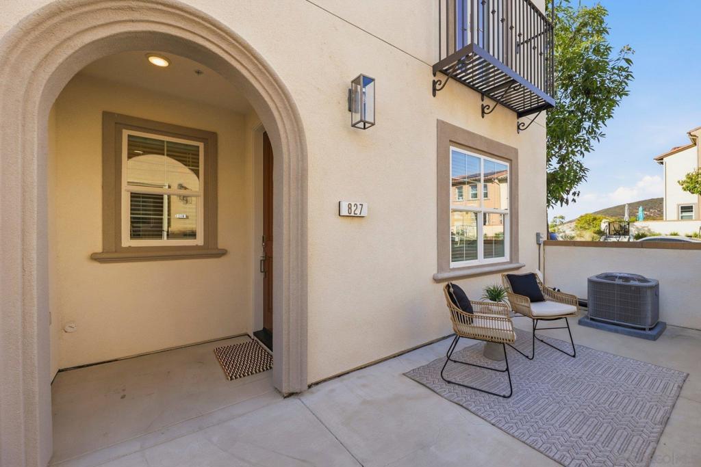 827 Blackstone - photo 7