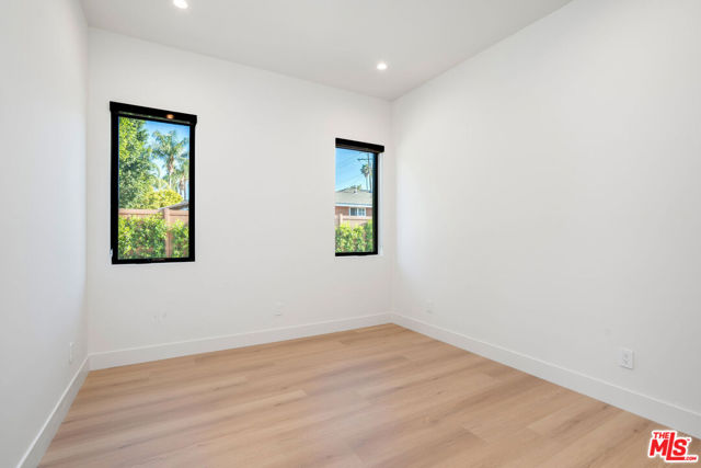 5660 Winnetka Avenue, Woodland Hills CA: https://media.crmls.org/mediaz/95c1f1a1-dd83-4125-bc6b-f5252c0889fb.jpg