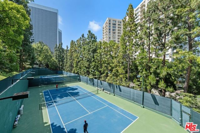 2132 Century Park Lane, Los Angeles CA: https://media.crmls.org/mediaz/95c22747-2098-4c4d-9c84-3ea305c8310d.jpg