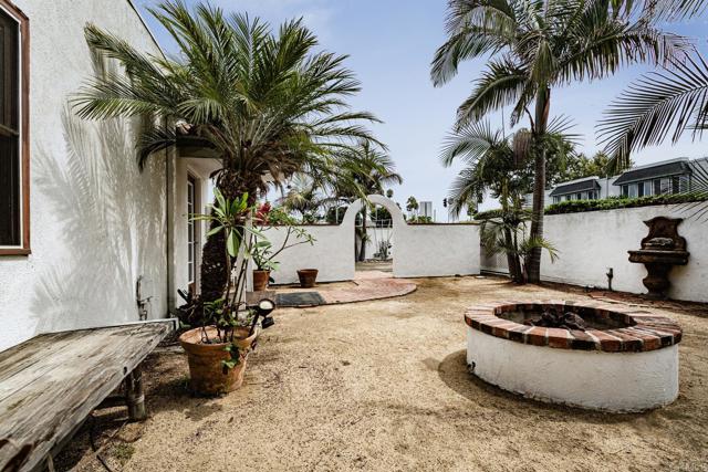 774 Laguna, Carlsbad CA: https://media.crmls.org/mediaz/95c29354-edbd-47c5-ae3e-b9113369e918.jpg