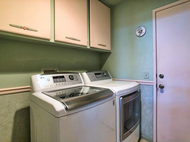 2338 LARKSPUR DR, Alpine CA: https://media.crmls.org/mediaz/95c29c06-85da-4b39-80be-d8de07c2e531.jpg