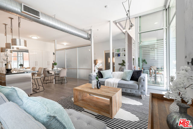 4080 Glencoe Avenue, Marina del Rey CA: https://media.crmls.org/mediaz/95c2d221-dc9c-442d-9db1-6a6a34d7485e.jpg