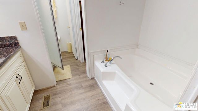 18555 Roberts Road, Desert Hot Springs CA: https://media.crmls.org/mediaz/95c34551-365d-4354-a704-b934f17baf31.jpg