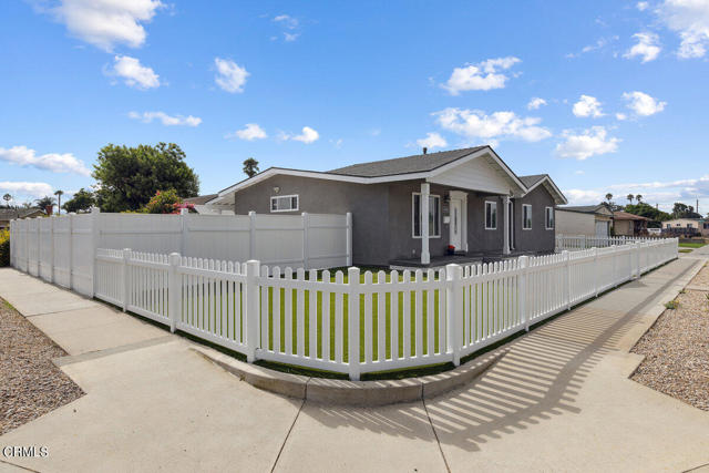 Detail Gallery Image 1 of 1 For 1098 Evergreen Ln, Port Hueneme,  CA 93041 - 3 Beds | 2 Baths