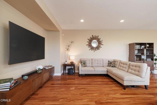 664 Corte Regalo, Camarillo CA: https://media.crmls.org/mediaz/95c360ba-8d58-4dfe-8b8f-892d2a8d23d3.jpg