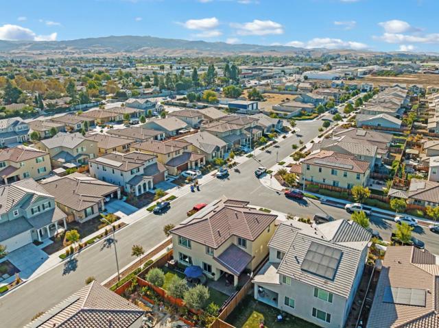 691 Toledo Drive, Hollister CA: https://media.crmls.org/mediaz/95c47a86-db1f-45fa-8ea1-8b1ed4255f8a.jpg