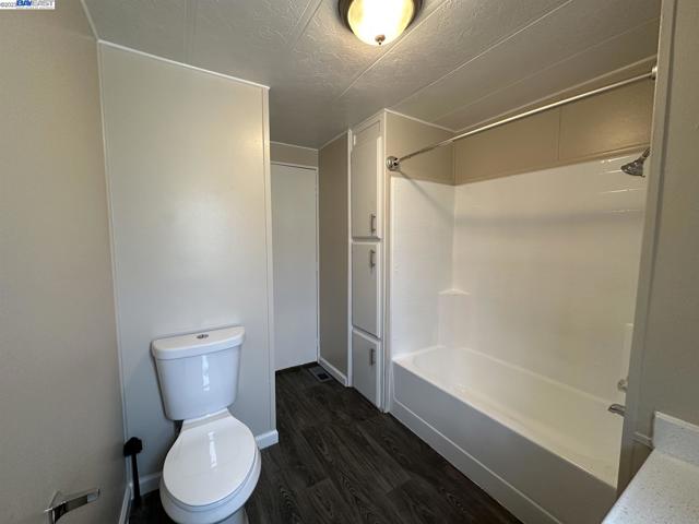 404 4th Ave, Pacifica, California 94044, 1 Bedroom Bedrooms, ,1 BathroomBathrooms,Residential,For Sale,4th Ave,41045630
