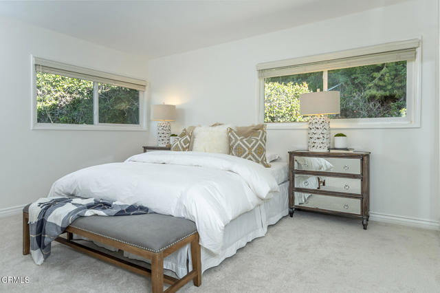 5045 Redwillow Lane, La Canada Flintridge CA: https://media.crmls.org/mediaz/95c4d6c4-859a-45ec-a2e9-defc5d5e9655.jpg