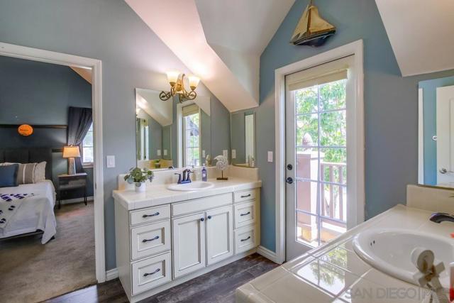 3515 CAMINO CEREZA, Carlsbad CA: https://media.crmls.org/mediaz/95c556d0-1e00-4418-a7cd-d81392818686.jpg