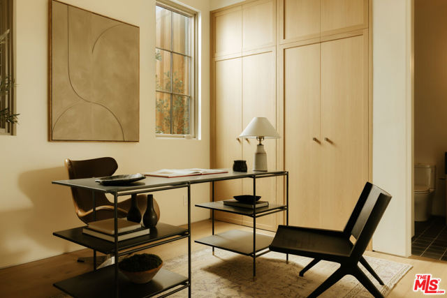 4209 Vantage Avenue, Studio City CA: https://media.crmls.org/mediaz/95c58ba8-0afd-489b-8f5e-4d96fd10aec3.jpg