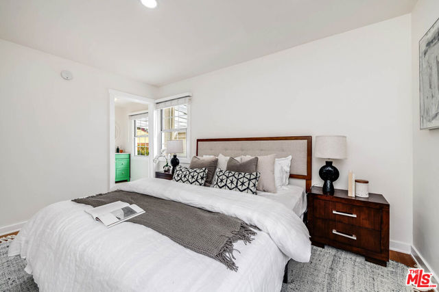 5728 Columbus Avenue Avenue, Sherman Oaks CA: https://media.crmls.org/mediaz/95c60fe2-bd61-4245-8d3b-d2b37472bfe2.jpg