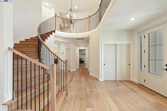 25 Mackenzie Pl, Danville CA: https://media.crmls.org/mediaz/95c70670-f348-4551-8f8d-458f2c408cc1.jpg