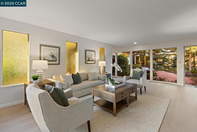140 Warfield Drive, Moraga CA: https://media.crmls.org/mediaz/95c713f1-a98a-4751-9db8-2b2a39266c63.jpg