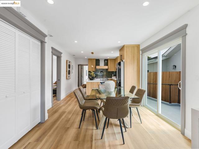 1415 10Th St, Berkeley CA: https://media.crmls.org/mediaz/95c73193-0a12-498a-8c32-b34429f25848.jpg