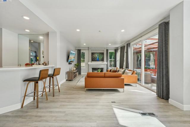 8244 Brittany Dr, Dublin CA: https://media.crmls.org/mediaz/95c80cc4-4035-44ef-a9dd-8ff4bb6441c5.jpg