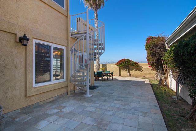 20 S Cays Ct, Coronado CA: https://media.crmls.org/mediaz/95c81ad5-bae8-418d-a189-b87ed37f7162.jpg
