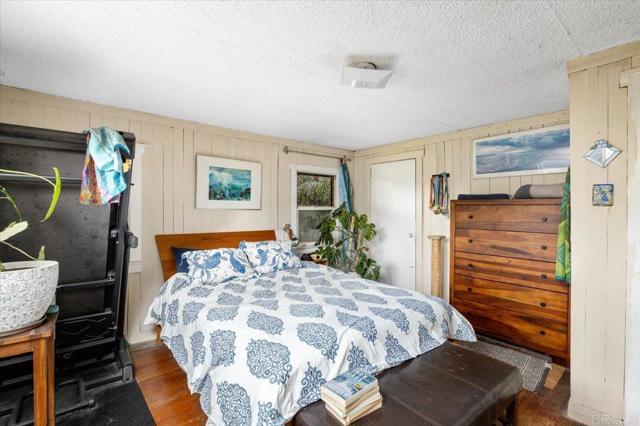 334 Date Avenue, Carlsbad CA: https://media.crmls.org/mediaz/95c88de7-0445-4107-9559-6d8f8f340d28.jpg