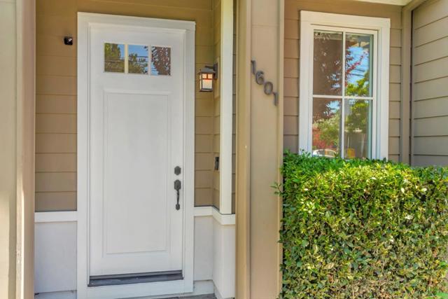 1601 Kentfield Avenue, Redwood City CA: https://media.crmls.org/mediaz/95c8bff2-1058-4c02-af61-a047c5dbf9f1.jpg