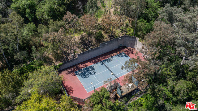 12003 Briarvale Lane, Studio City CA: https://media.crmls.org/mediaz/95c91677-1da5-4b55-8add-8b5b7b874155.jpg