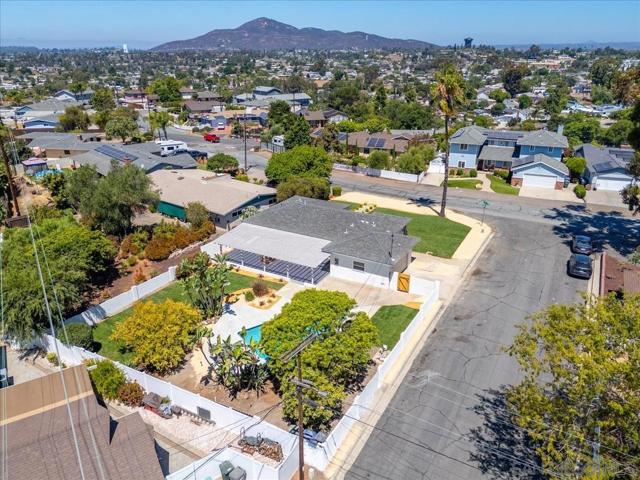 1967 Wedgemere Rd, El Cajon CA: https://media.crmls.org/mediaz/95c95372-85cc-444c-a2fe-ee88eed4173a.jpg